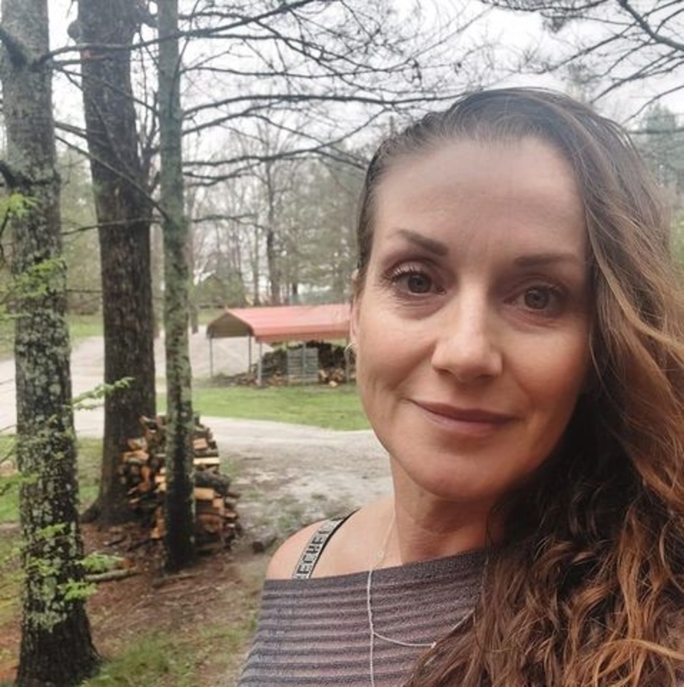 Meet your Posher, Cassandra